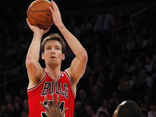 为夺冠火箭招兵买马 相中姚明同级生打造精英