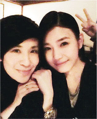 <em>陈妍希</em>惊见吴君如新造型 自愧不如 要减肥 _娱