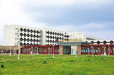 刚果金首都金沙萨机场 20140113112544454665.jpg