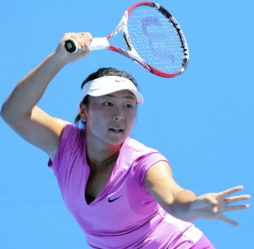 图文:[澳网]唐好辰首轮遭淘汰 唐好辰帅气挥拍