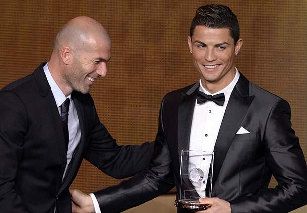 金球投票明细:C罗首选法尔考 梅西全投给巴萨