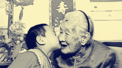 上海老人满意晚辈陪伴 至少每月见一次